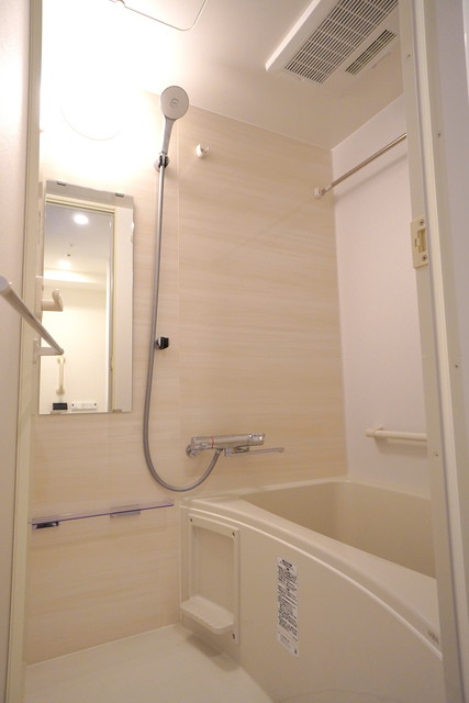 バス・シャワールーム　※写真は同タイプ住戸です。