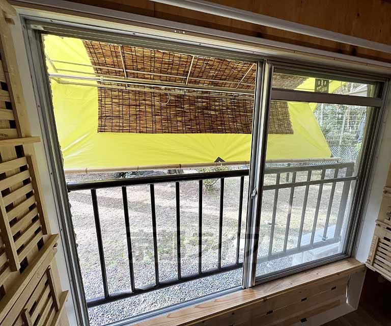 バルコニー　緑が見えます