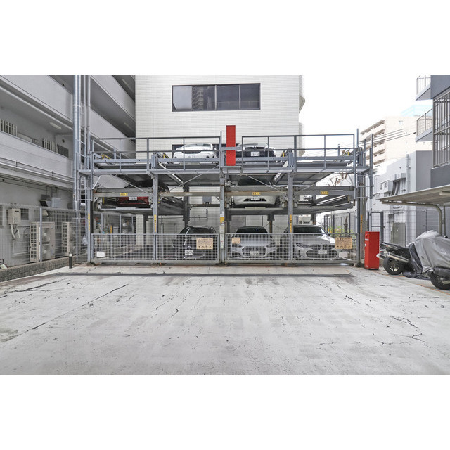 駐車場　駐車場があるので、車を買う予定の方も安心です