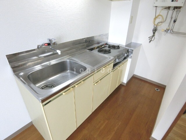 キッチン　機能的で使いやすいすっきりとしたキッチン