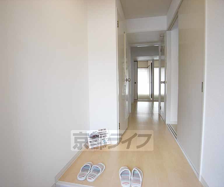 その他部屋・スペース　広い廊下です。