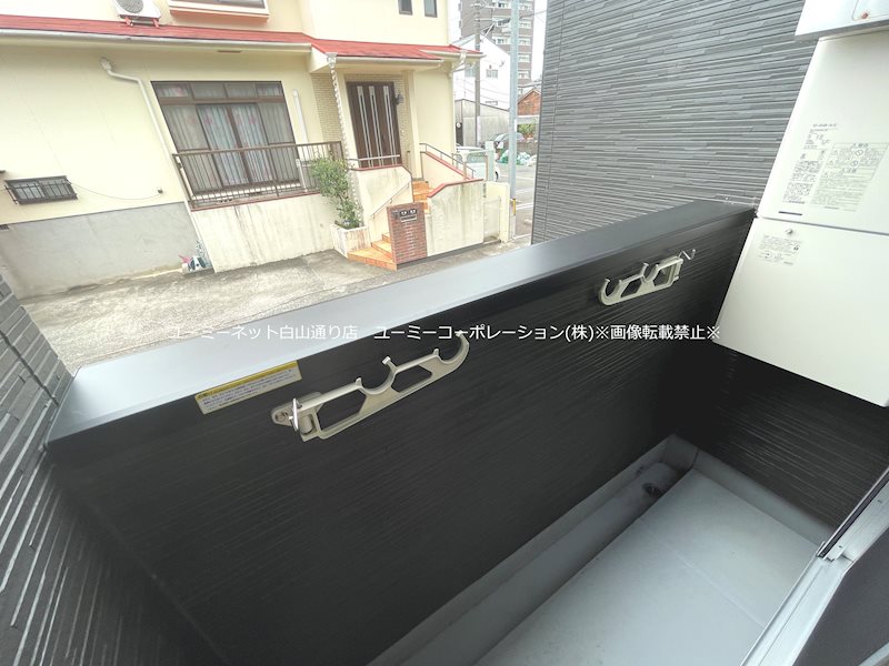 バルコニー　※別号室の写真になります。