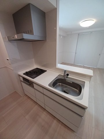 キッチン　コンパクトなキッチンで掃除もラクラク