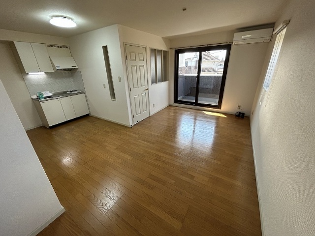 居室・リビング　※現況を優先します。