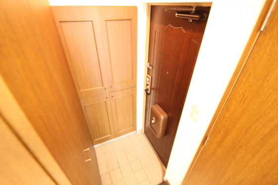 玄関　※別部屋の写真です