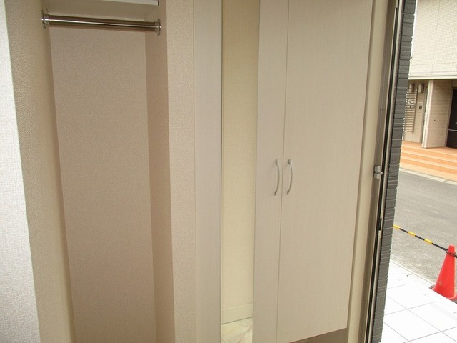 玄関　シューズボックス