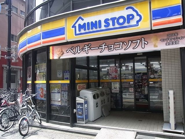 コンビニ　ミニストップ（コンビニ）まで500m