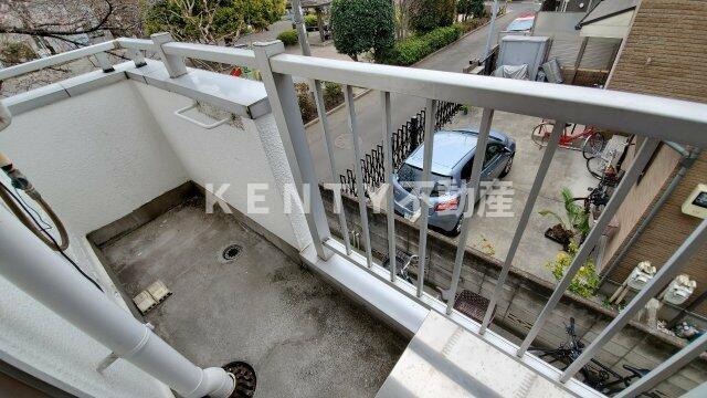 バルコニー　陽当たり良好なバルコニーです