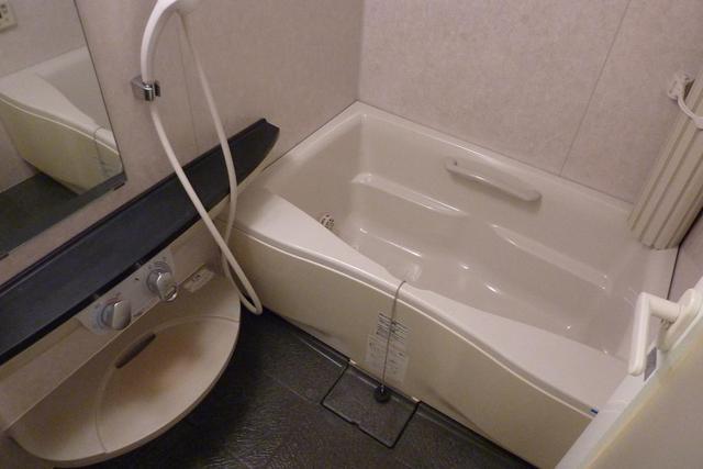 バス・シャワールーム　?