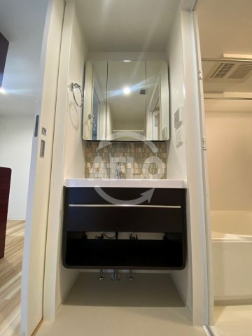 洗面設備　セレニテフラン谷町四丁目アリエ　独立洗面台