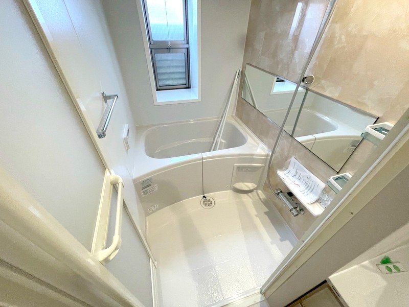 バス・シャワールーム　※別部屋　参考写真