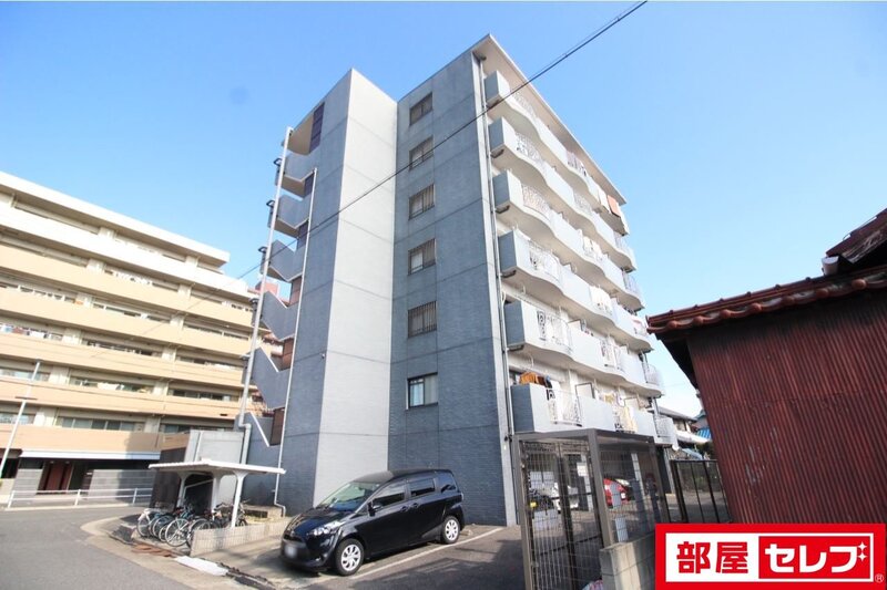 建物外観　外観　エレベータ完備　南向きで日当たり良好です