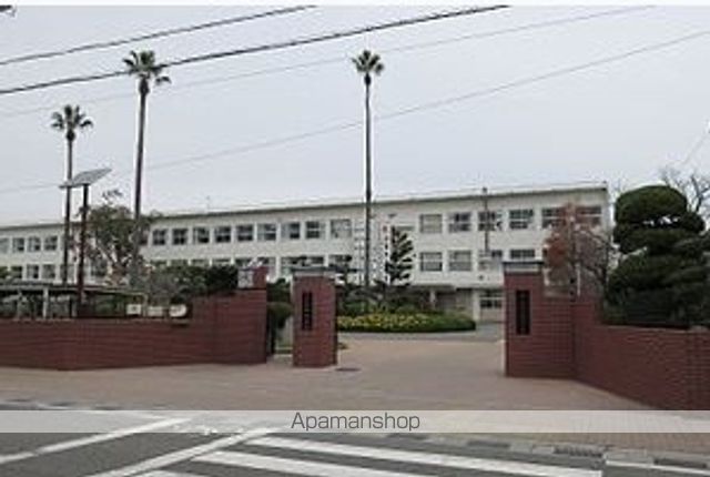 高校・高専　向陽高校（高校・高専）まで900m