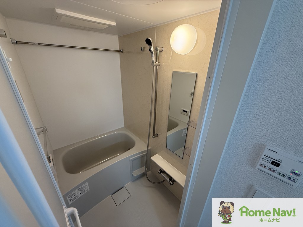 バス・シャワールーム　浴室乾燥機・追い焚き付きのお風呂。