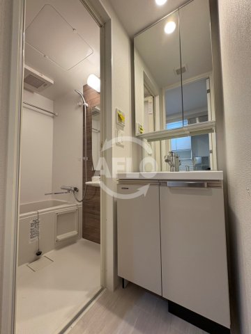 洗面設備　コンフォリア・リヴ大阪本町　洗面所