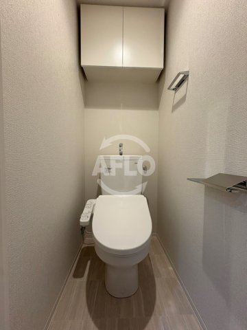 トイレ　コンフォリア・リヴ大阪本町　トイレ