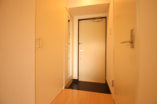 玄関　※別室の参考写真の為、現況優先です。