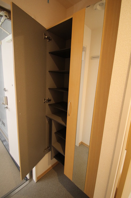 玄関　玄関にはシューズボックス！