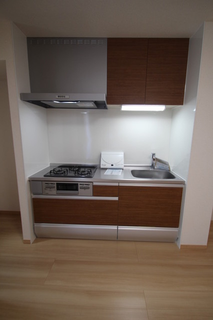 キッチン　キッチンはガス３口グリル付き！