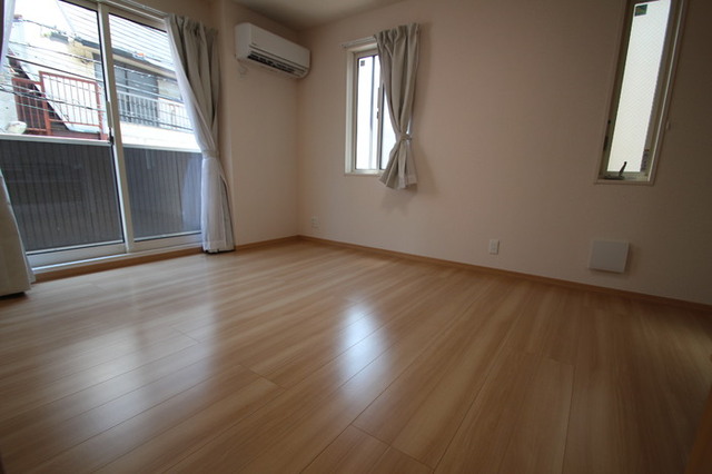 居室・リビング　ＬＤＫにはエアコン備え付け♪