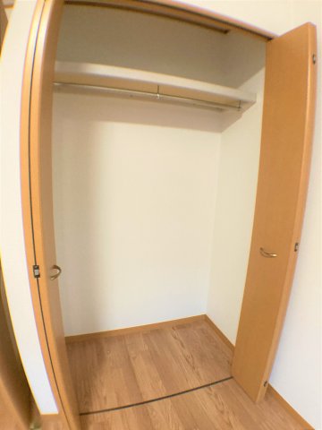 収納　別部屋同一間取りのお写真となります。