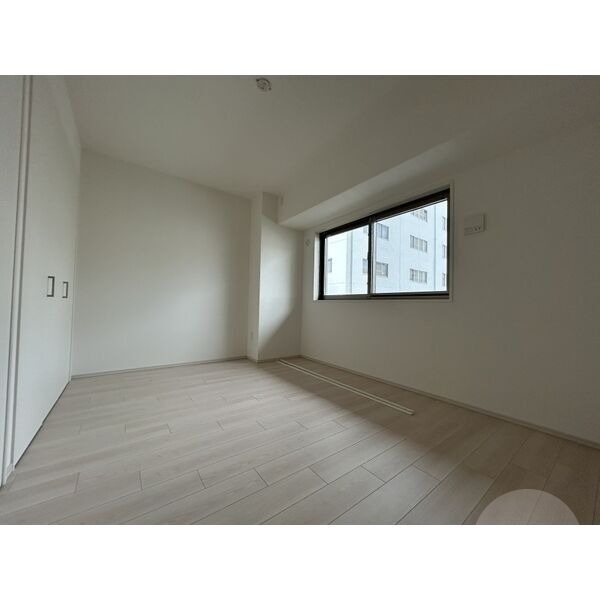 居室・リビング　６．５帖の洋室