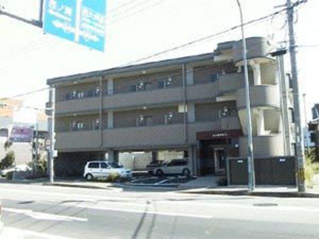 建物外観　敷地内に駐車場・バイク置場・駐輪場有り