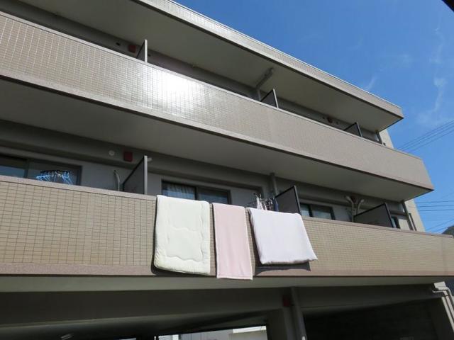 建物外観　南面のバルコニー