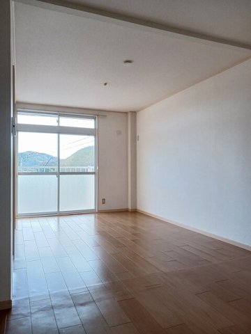 居室・リビング　使いやすい居間です