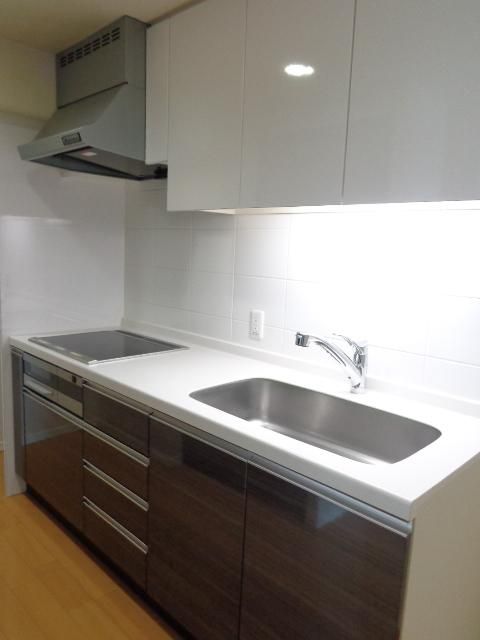 キッチン　グリル付きＩＨコンロシステムキッチン