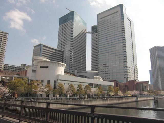 ショッピングセンター　トリトンスクエア（ショッピングセンター）まで870m