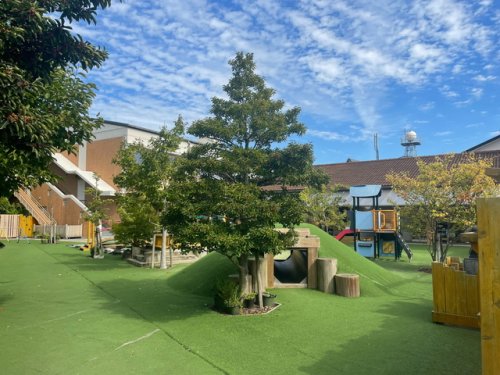 幼稚園・保育園　片岡の里こども園（幼稚園・保育園）まで931m