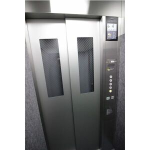 ロビー　エレベータ