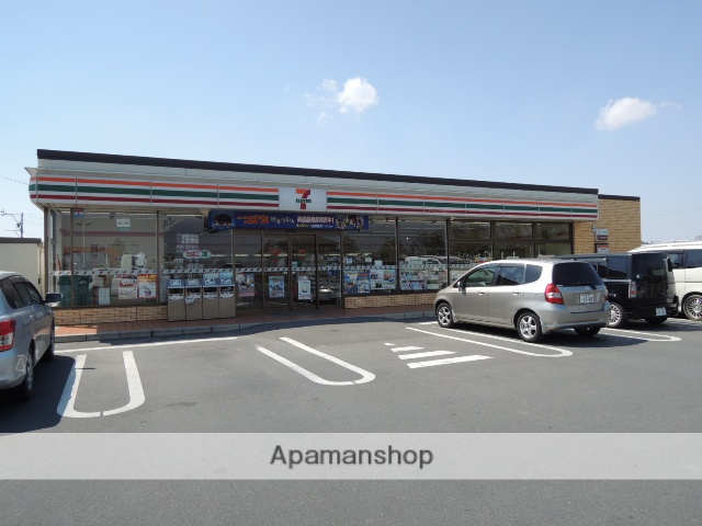 コンビニ　セブンイレブン（コンビニ）まで595m