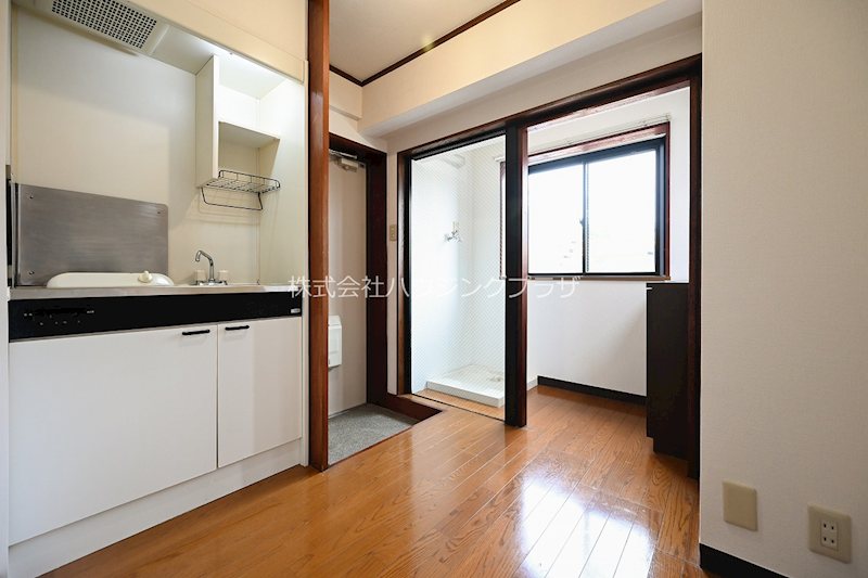 居室・リビング　キッチン回り