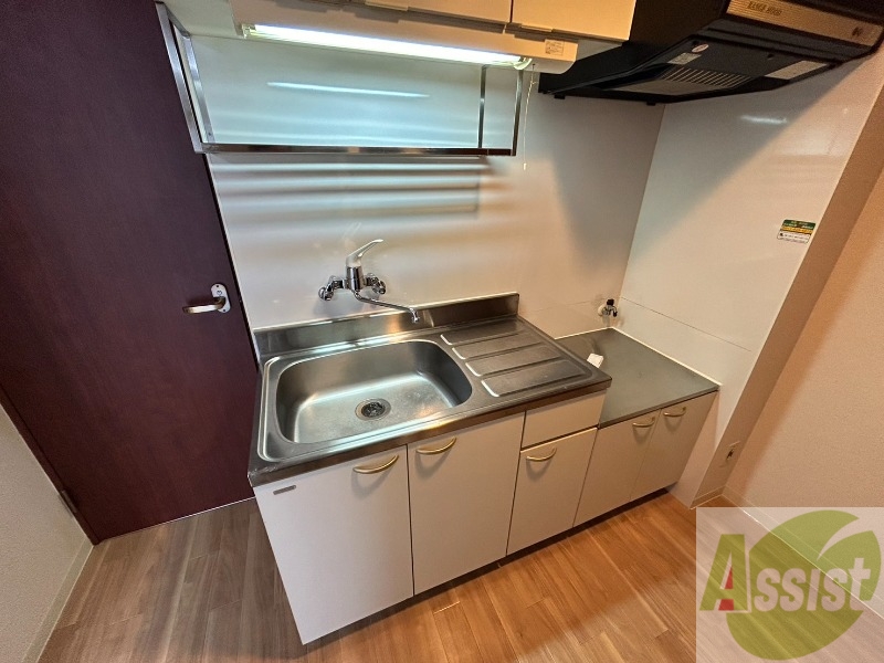 キッチン　キッチンです。ご自身でコンロを設置していただけます。