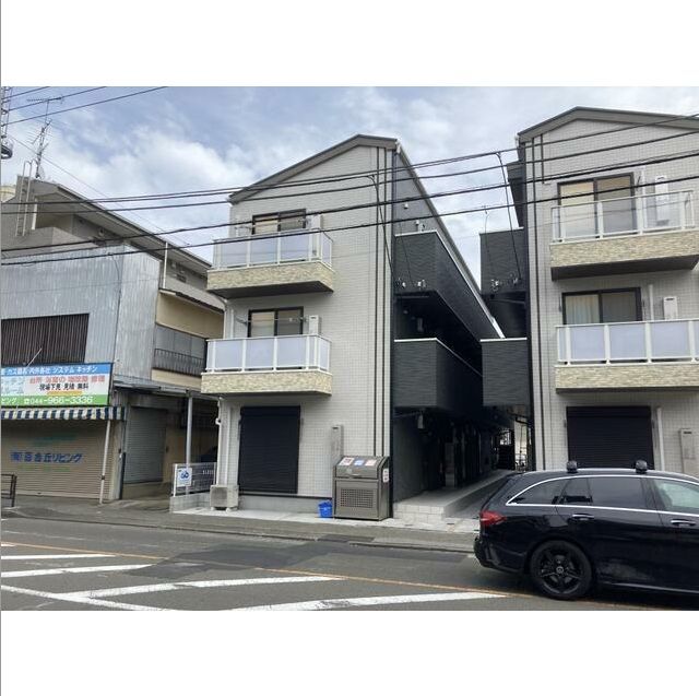 エントランス　駐車場