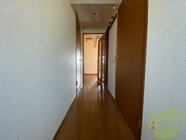 玄関　玄関からの様子を撮影してみました。動線になります。