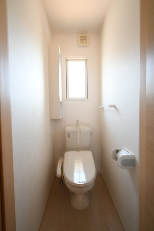 トイレ　温水洗浄便座