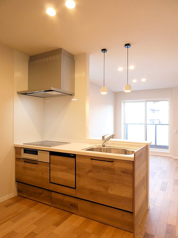 キッチン　３口ＩＨシステムキッチンでお料理楽しい！