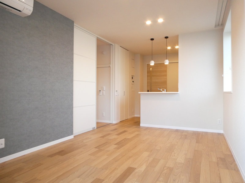 居室・リビング　１１．６帖のおしゃれなリビングは人気の対面キッチンタイプ☆