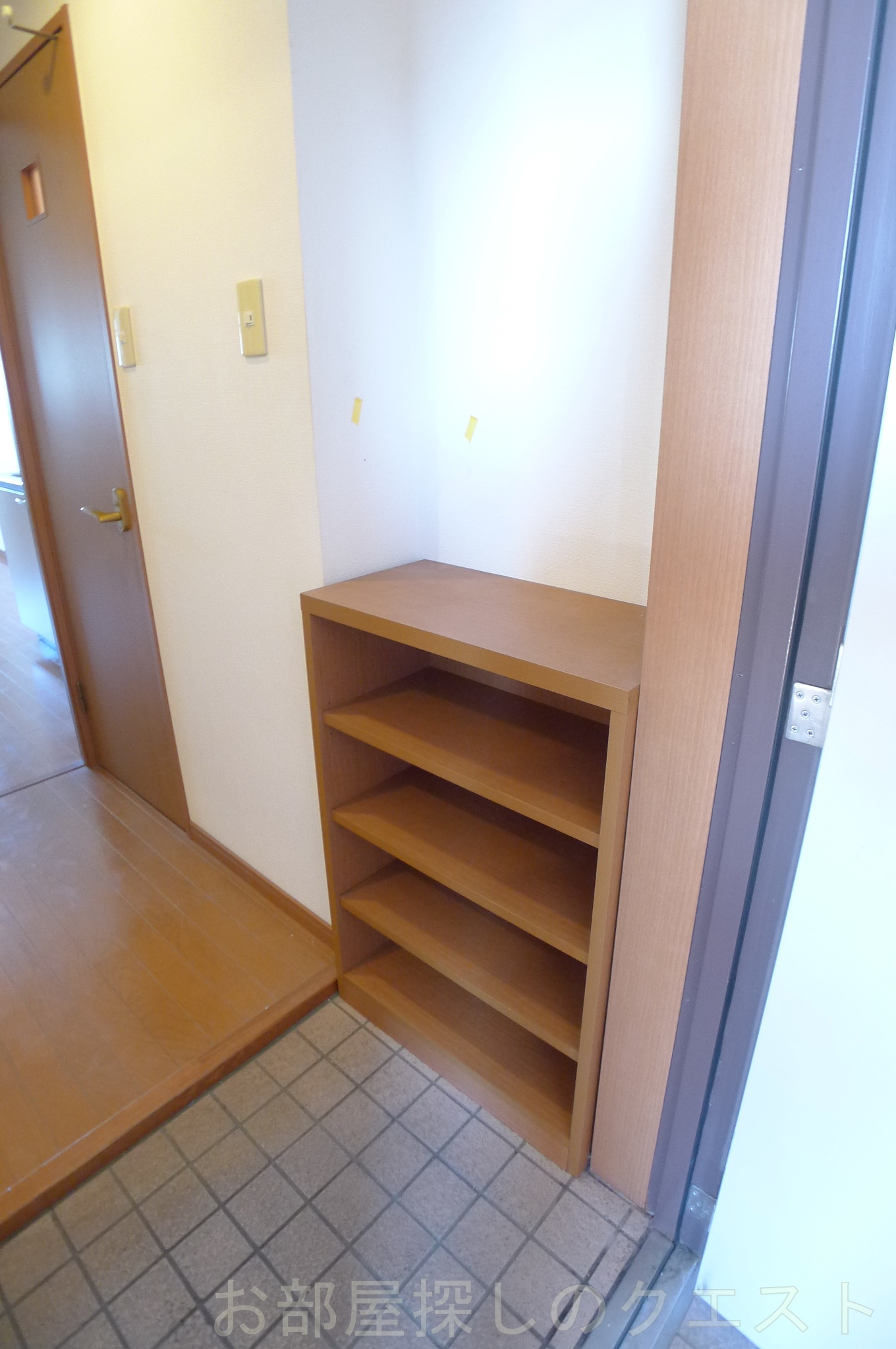 玄関　（写真は同タイプ）