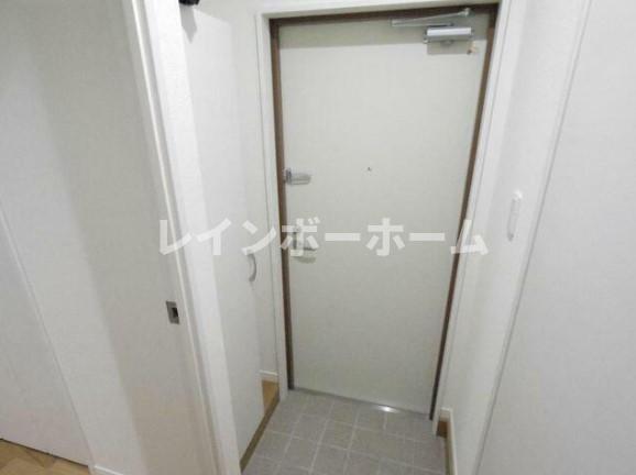 玄関　収納もある玄関です