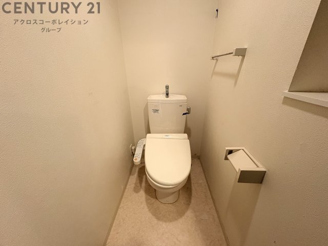 トイレ　収納棚あり！綺麗なトイレです！