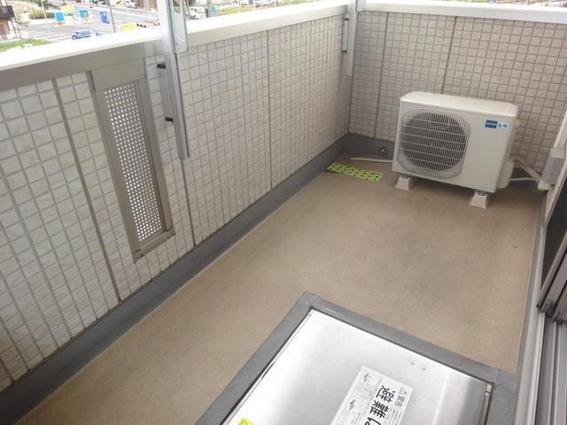 バルコニー　奥行きのあるバルコニー