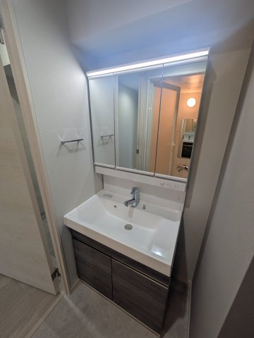 洗面設備　脱衣スペースもあります