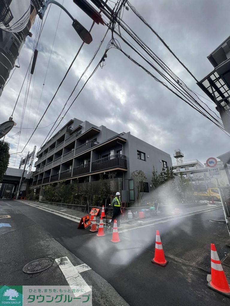 建物外観　駐車場
