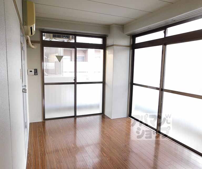 居室・リビング　明るいお部屋