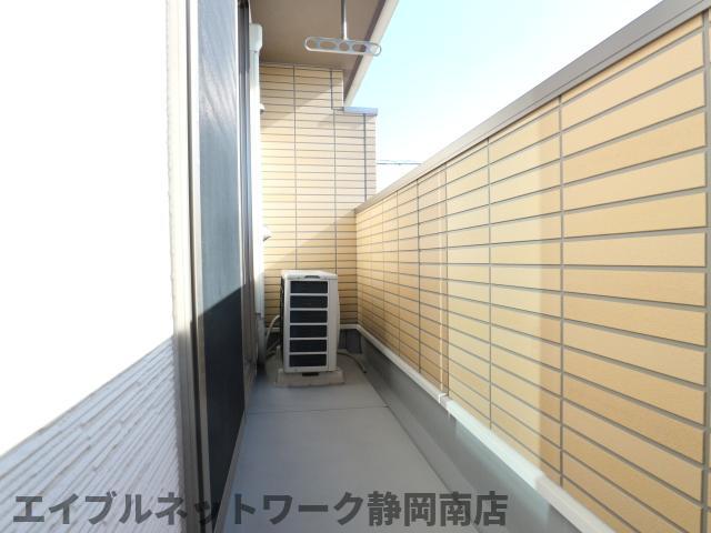 バルコニー　落ち着いた時間を過ごせるバルコニーです