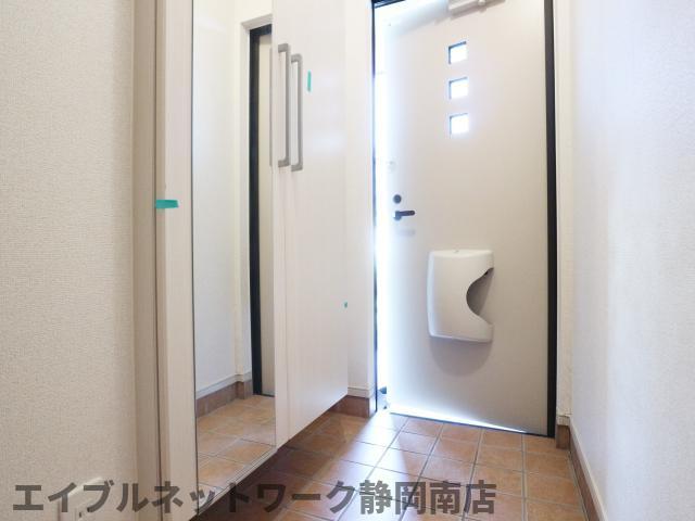 玄関　明るい玄関です